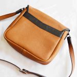 極上鹿革Doeskinのショルダーバッグ