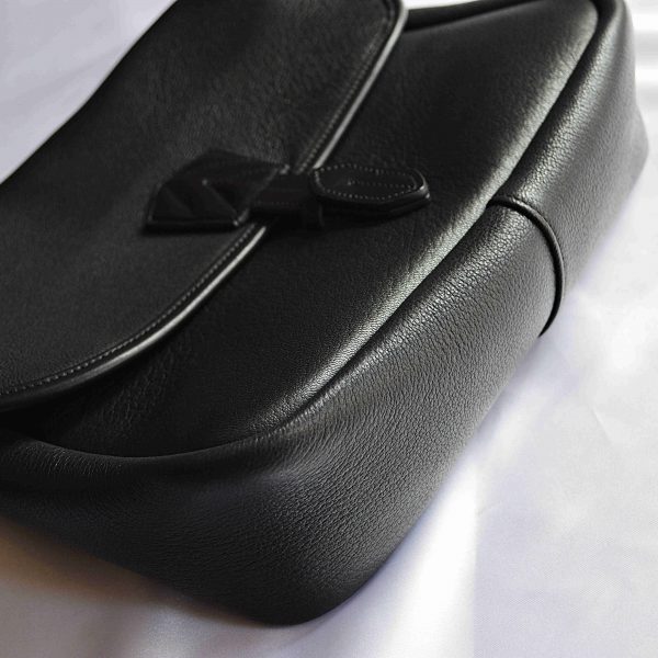 極上鹿革Doeskinのショルダーバッグ