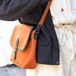 極上鹿革Doeskinのショルダーバッグ