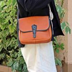 極上鹿革Doeskinのショルダーバッグ