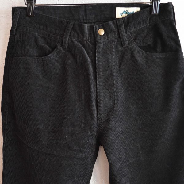 Nasngwam.のコーデュロイフレアパンツ
