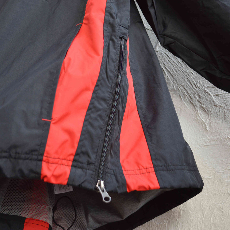 Sport-Tekのウィンドシャツ