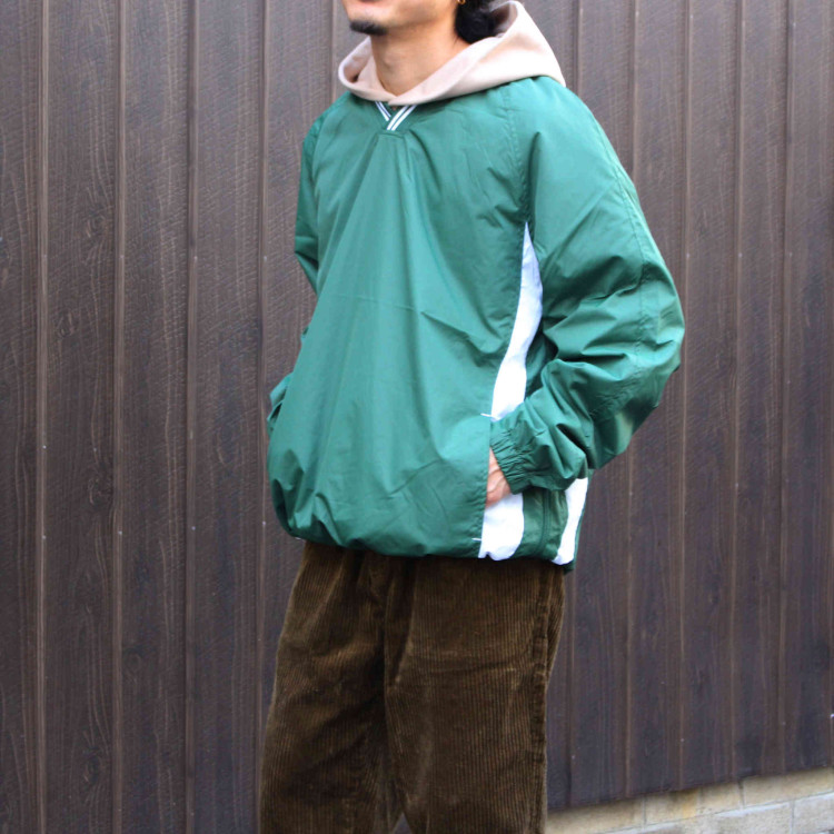 Sport-Tekのウィンドシャツ