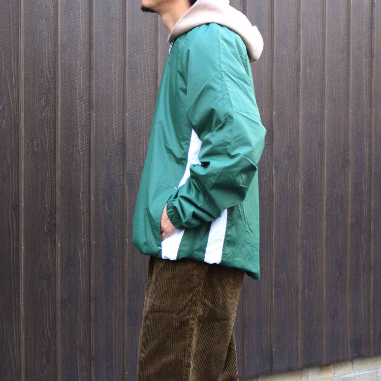 Sport-Tekのウィンドシャツ