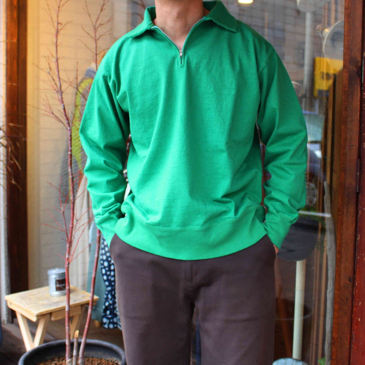 N.O.UNの新作ハーフジップ