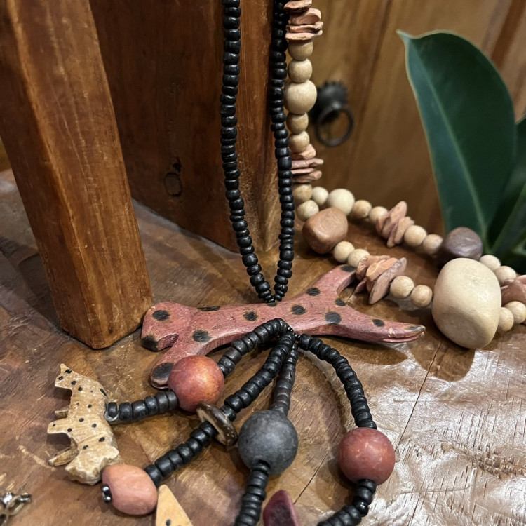 vintage wood necklace