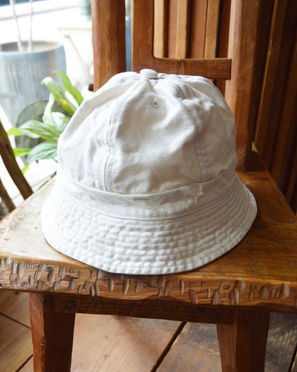 ミリタリー×セーラーの絶妙なシルエットのハット