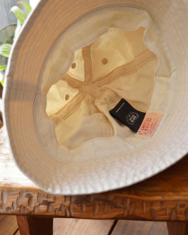 ミリタリー×セーラーの絶妙なシルエットのハット