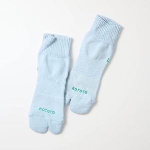 軽やかに、心地よく。ROTOTOの春夏ソックス