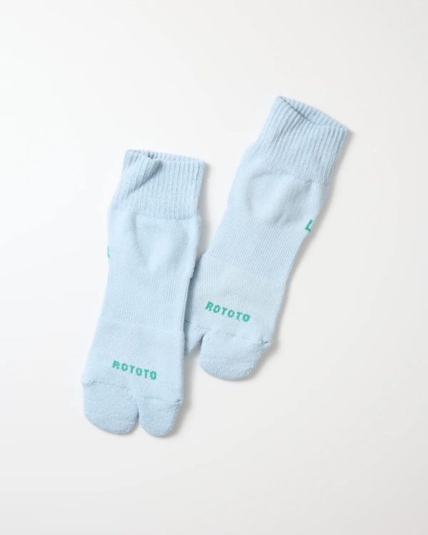 軽やかに、心地よく。ROTOTOの春夏ソックス