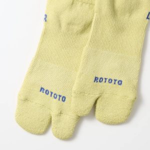 軽やかに、心地よく。ROTOTOの春夏ソックス