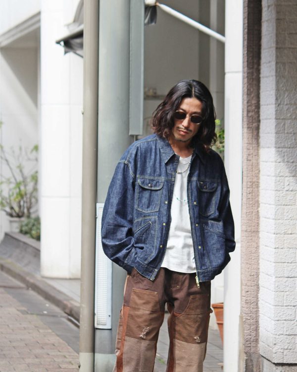 夏も羽織れる、遊び心と軽さを纏った一着