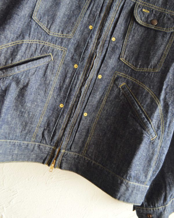 夏も羽織れる、遊び心と軽さを纏った一着