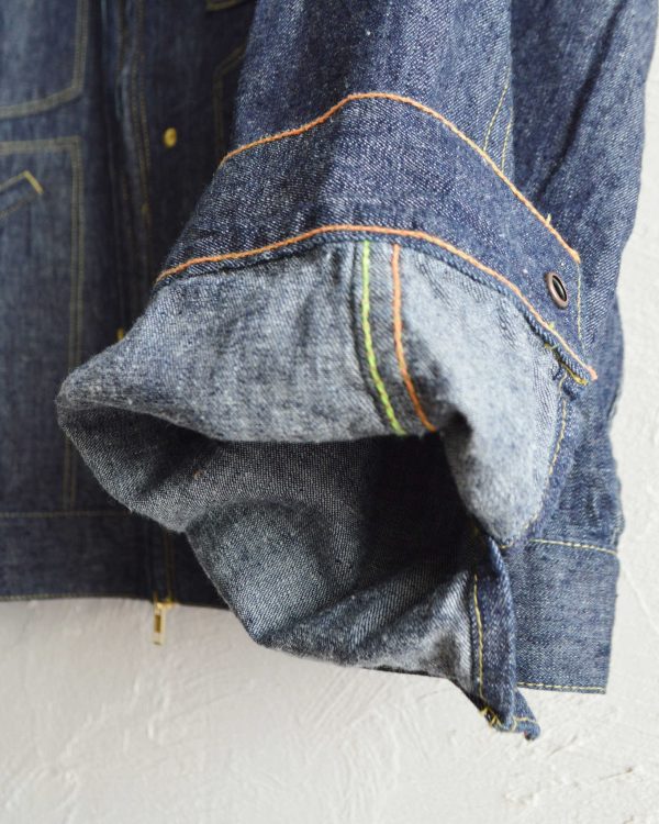 夏も羽織れる、遊び心と軽さを纏った一着