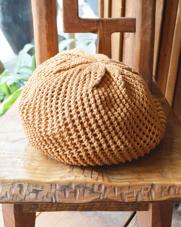 夏も心地よく、自由に楽しめる、ザックリ編みの万能ニットタム