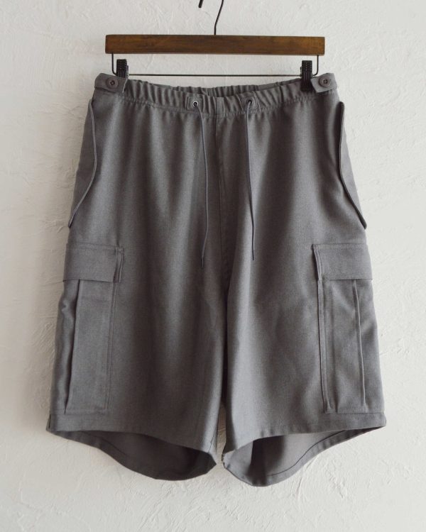 スタプレ素材で上品に!万能イージーカーゴショーツ