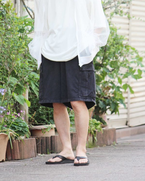 リアルな色褪せ感を纏ったイージーカーゴショーツ