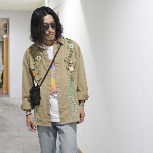 手刺繍シャツとクラフトアイテムの着こなし3選