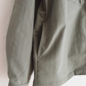 シャツ以上、ジャケット未満。N.O.UNだけの一枚