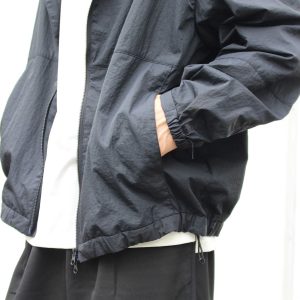 POCKETABLE NYLON BLOUSON