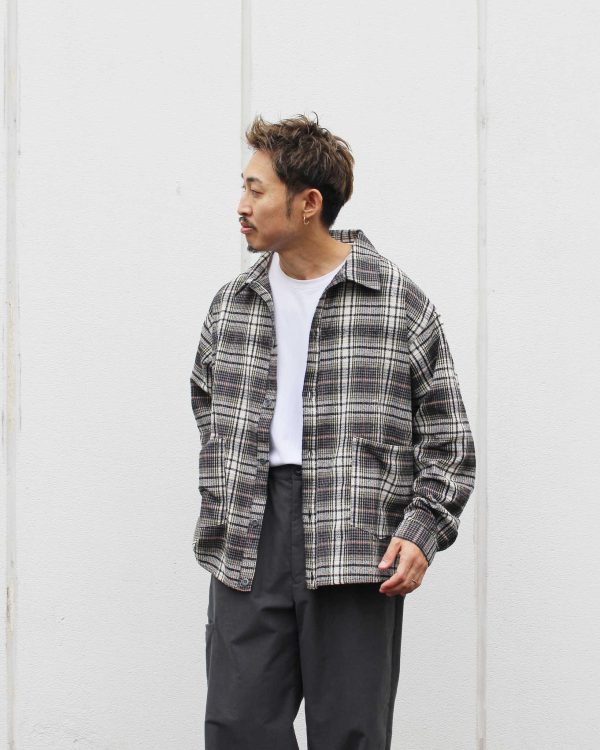 ラフに羽織れて、どこか上品。大人のチェックJKT