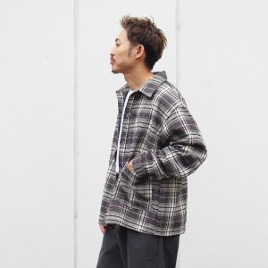 ラフに羽織れて、どこか上品。大人のチェックJKT