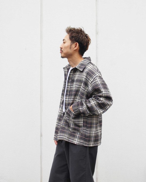 ラフに羽織れて、どこか上品。大人のチェックJKT