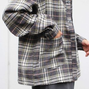 ラフに羽織れて、どこか上品。大人のチェックJKT