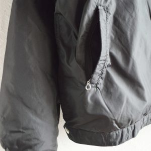 軽やかに暖かく、N.O.UN定番ブルゾン