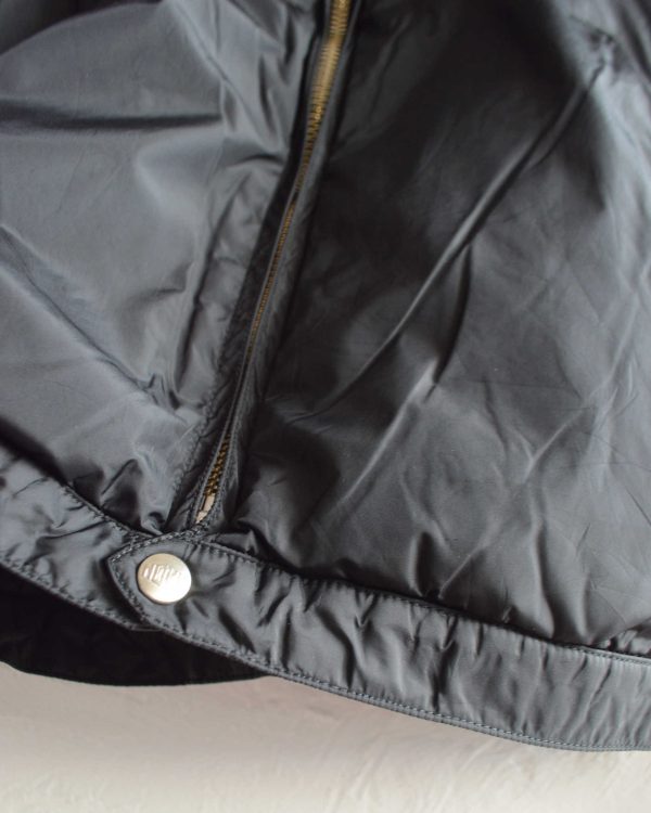 軽やかに暖かく、N.O.UN定番ブルゾン