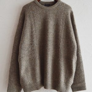 立体感と柔らかさを併せ持つ、病みつきミックスニット。