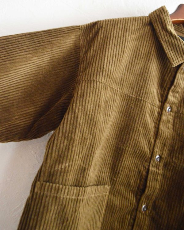 ちょうど良さを極めたシャツジャケット