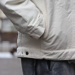 IMPRESTOREのDenim boa jacketスタイル