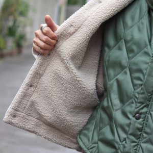 IMPRESTOREのDenim boa jacketスタイル
