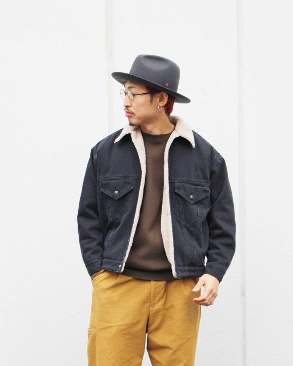 IMPRESTOREのDenim boa jacketスタイル