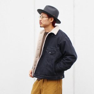 IMPRESTOREのDenim boa jacketスタイル