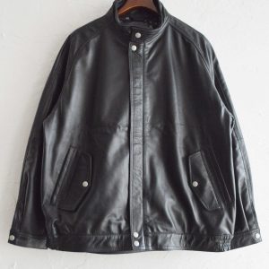 年末を飾るNasngwam.の新型レザージャケット