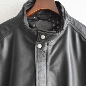 年末を飾るNasngwam.の新型レザージャケット