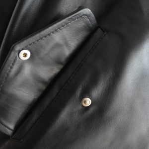 年末を飾るNasngwam.の新型レザージャケット