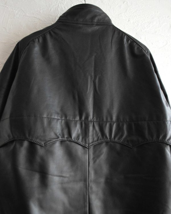年末を飾るNasngwam.の新型レザージャケット