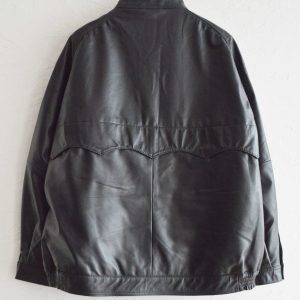 年末を飾るNasngwam.の新型レザージャケット
