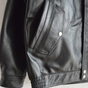 年末を飾るNasngwam.の新型レザージャケット
