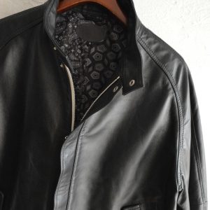 年末を飾るNasngwam.の新型レザージャケット