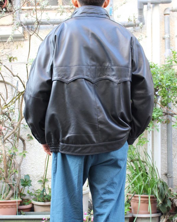 気負わず羽織れるATTRACT LEATHER JACKET