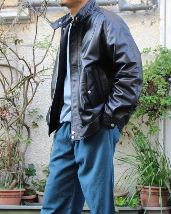 気負わず羽織れるATTRACT LEATHER JACKET