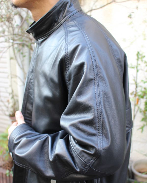 気負わず羽織れるATTRACT LEATHER JACKET