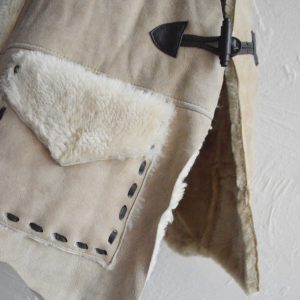 新年スペシャル～唯一無二を纏うムートンベスト～