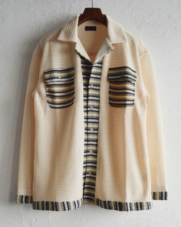 透け感を楽しむ、大人のクロシェシャツ。