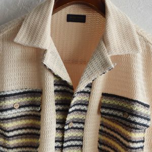 透け感を楽しむ、大人のクロシェシャツ。