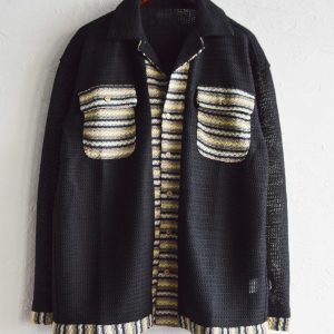 透け感を楽しむ、大人のクロシェシャツ。